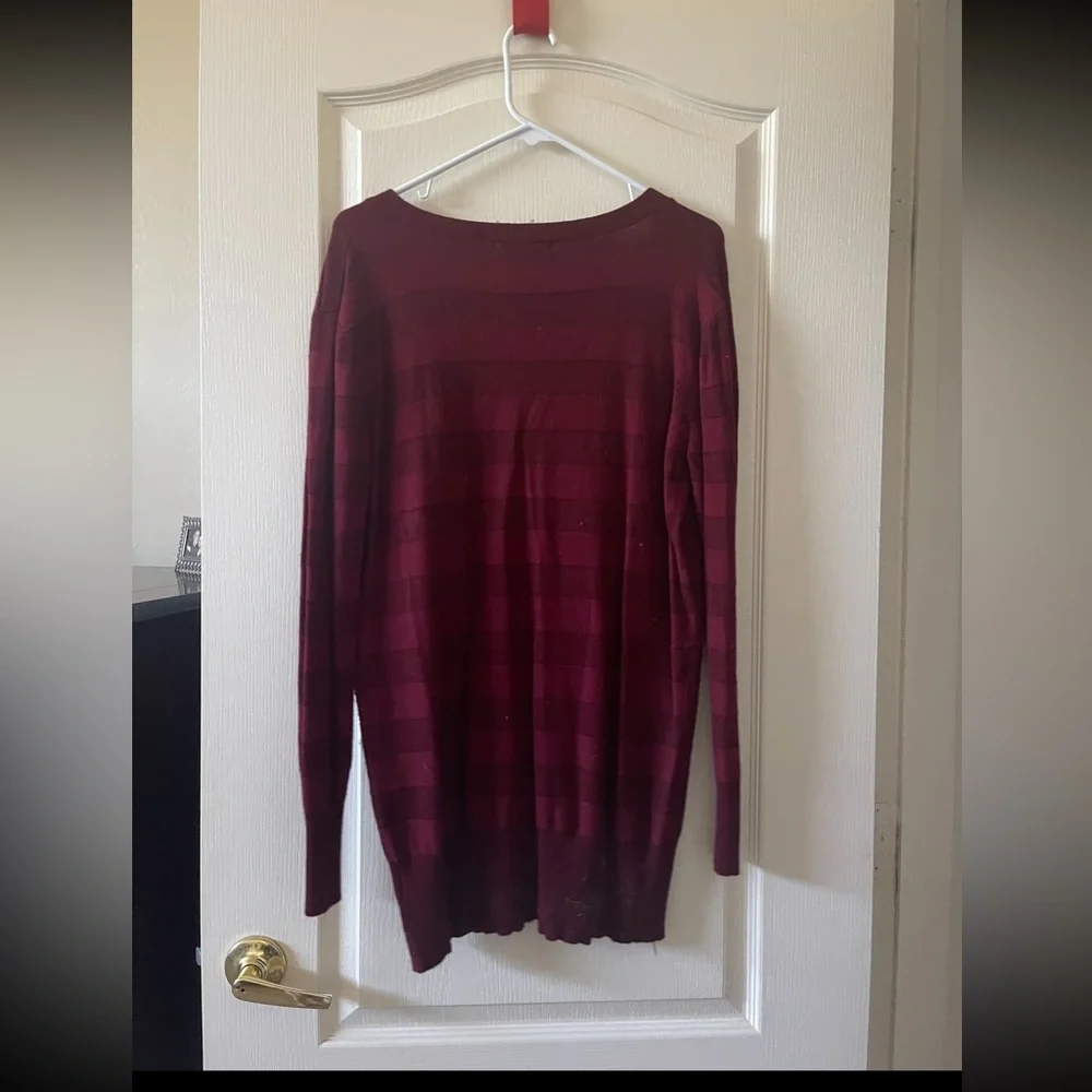Long burgundy sweater - Picture 2 of 2